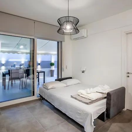 Aretha-simone-your Urban Apartment Thessaloniki